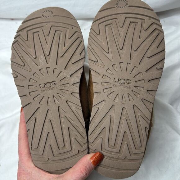 UGG Mini Bailey Bow ll Boots In Chestnut. Size 6. - Picture 7 of 11